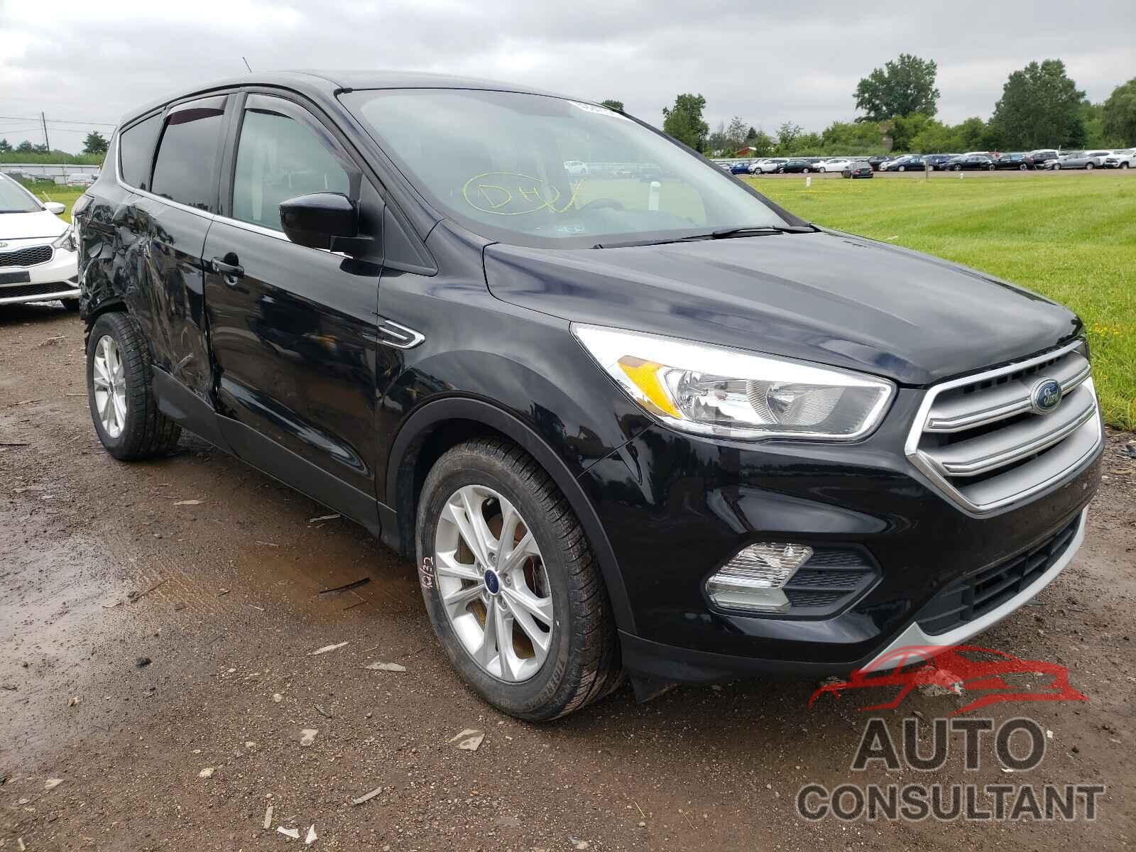 FORD ESCAPE 2017 - 1FMCU0GD9HUC21428