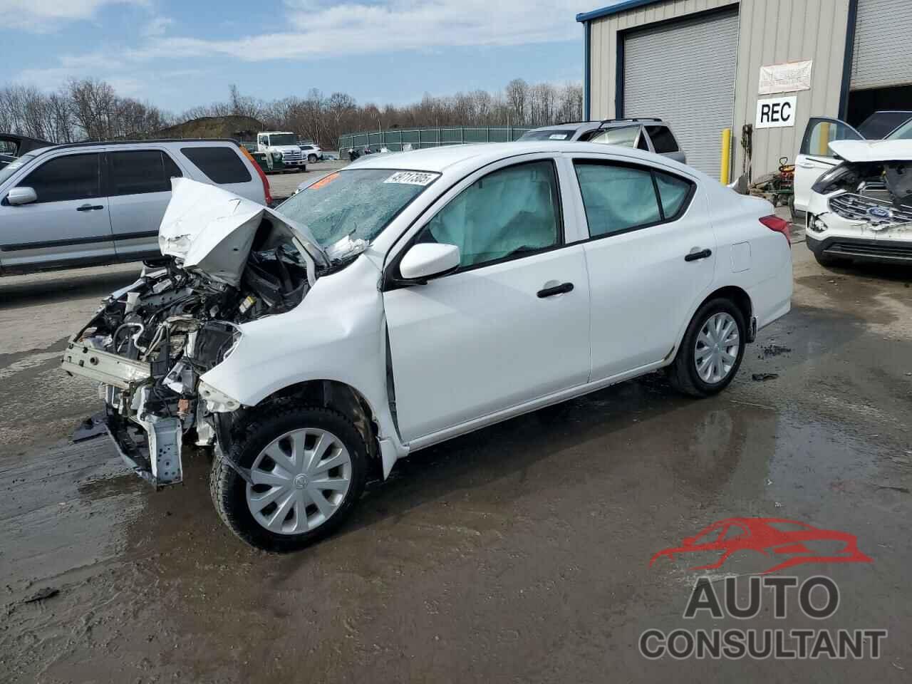NISSAN VERSA 2019 - 3N1CN7AP7KL803724