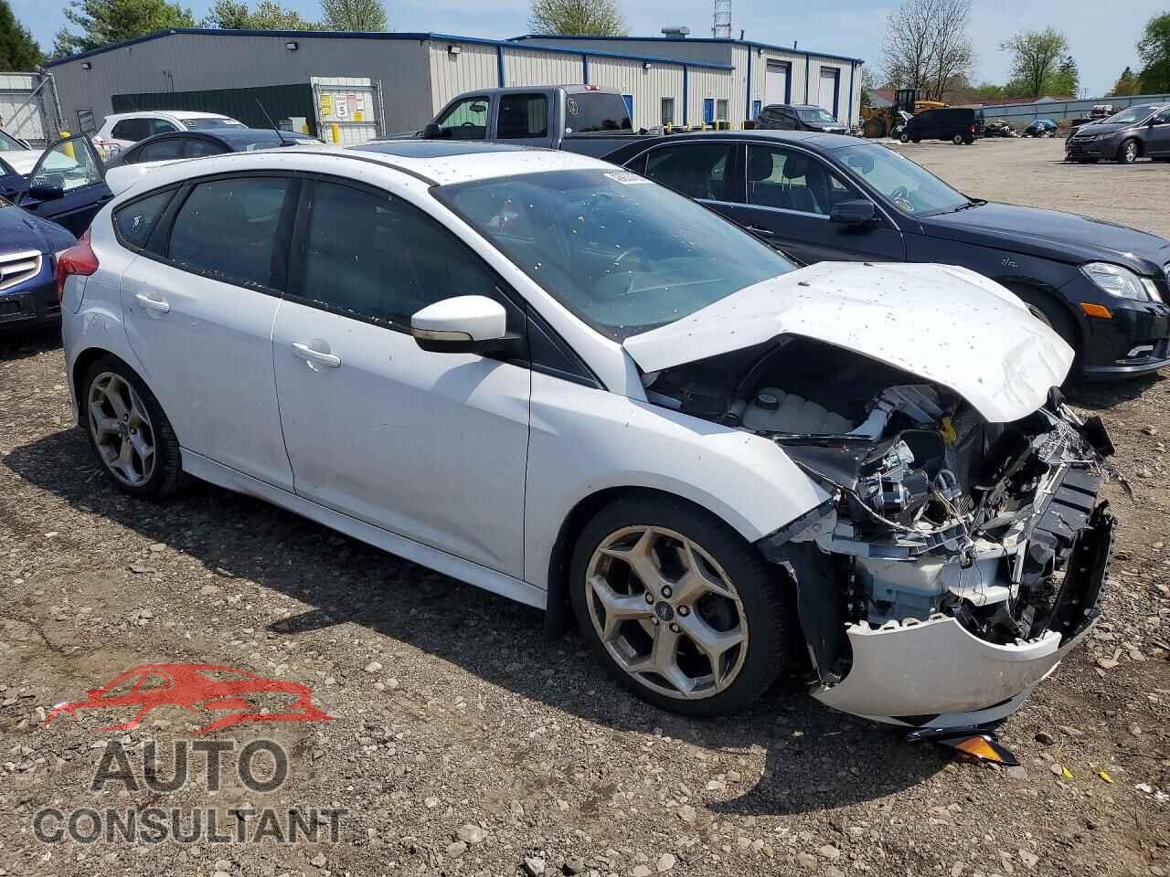 FORD FOCUS 2013 - 1FADP3L96DL185917