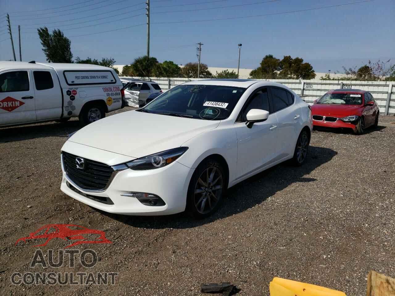 MAZDA 3 2018 - 3MZBN1W35JM190407