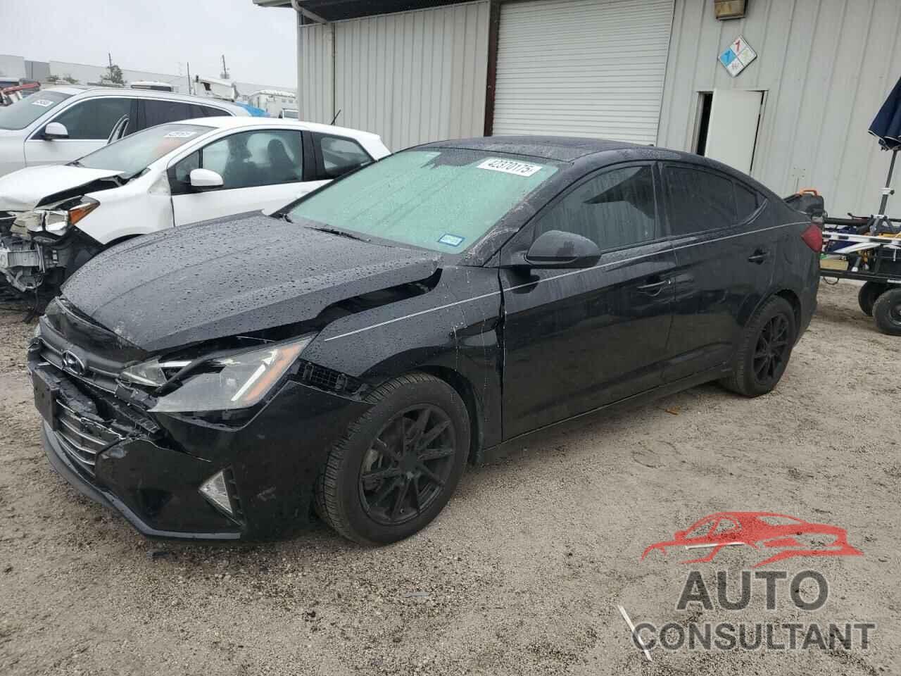 HYUNDAI ELANTRA 2019 - KMHD84LF1KU784052
