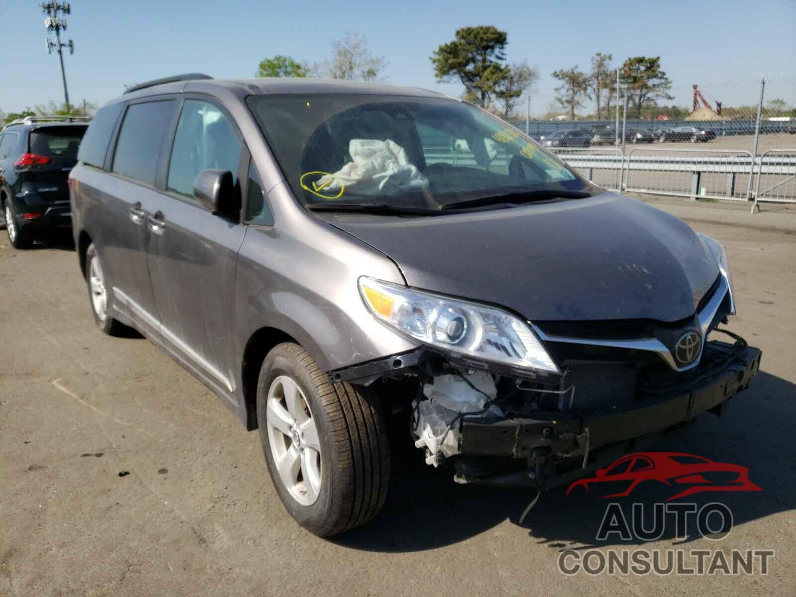 TOYOTA SIENNA 2019 - 5TDKZ3DC7KS019794