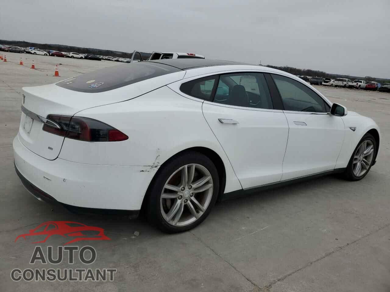 TESLA MODEL S 2013 - 5YJSA1CN5DFP21666
