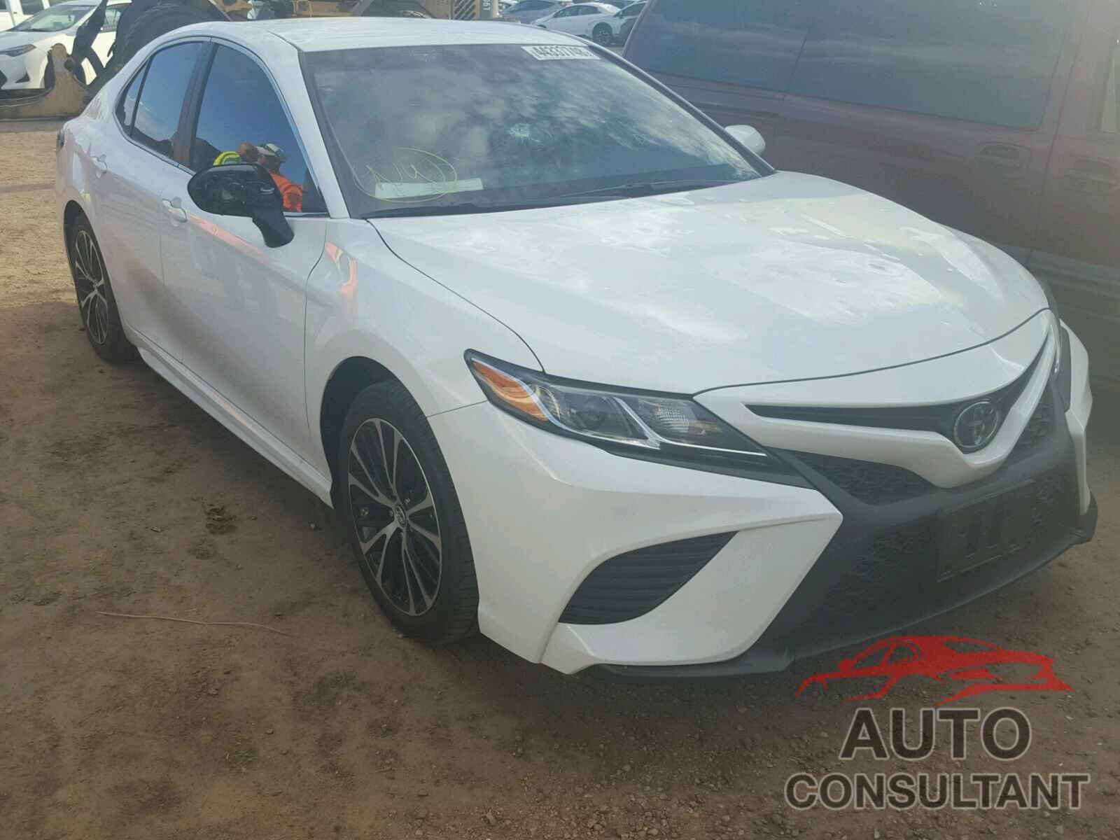 TOYOTA CAMRY 2018 - 4T1B11HK2JU642744