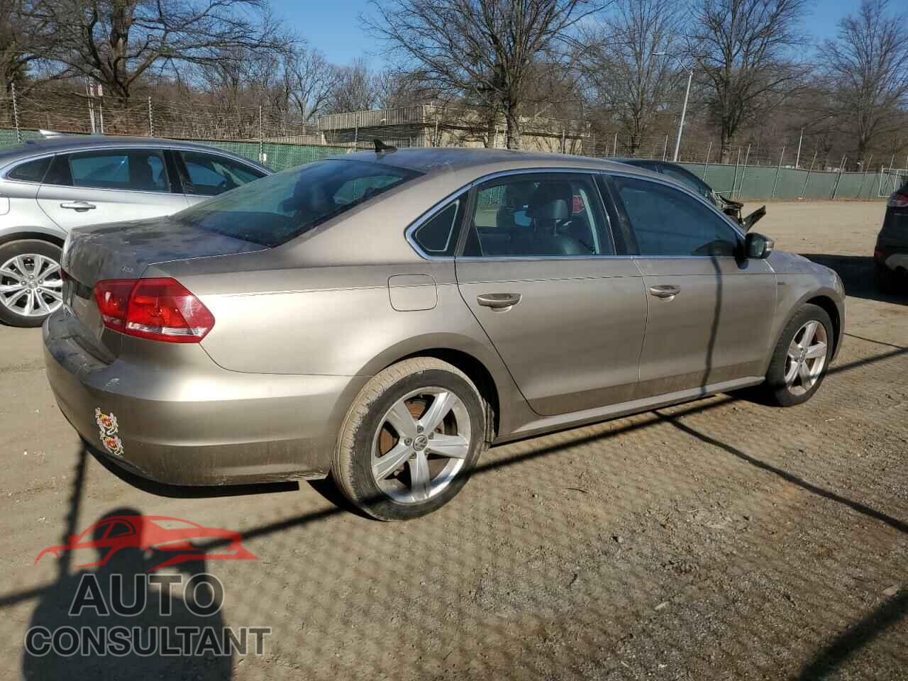 VOLKSWAGEN PASSAT 2015 - 1VWAT7A36FC111928