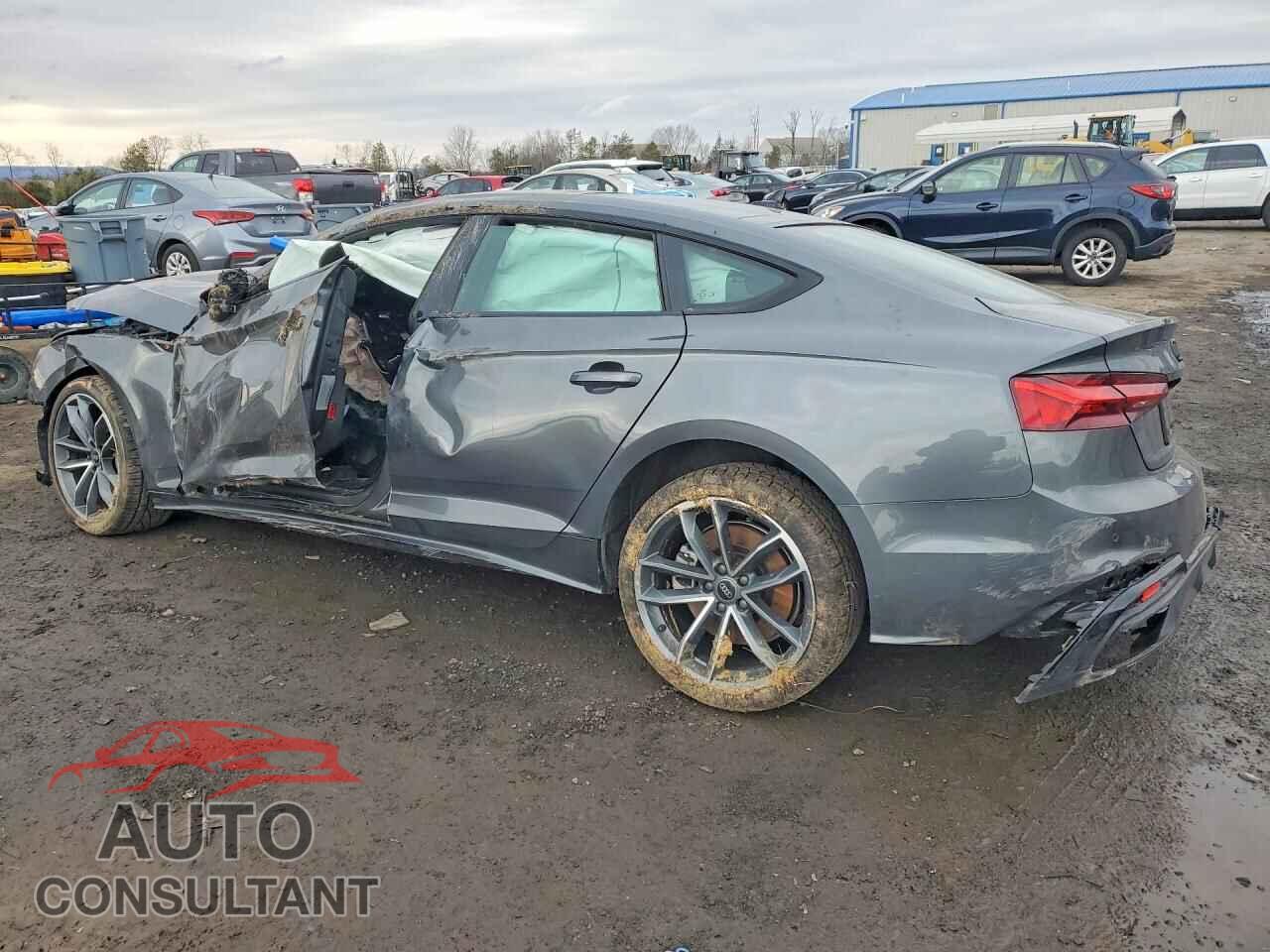 AUDI A5 2024 - WAUDACF56RA100479