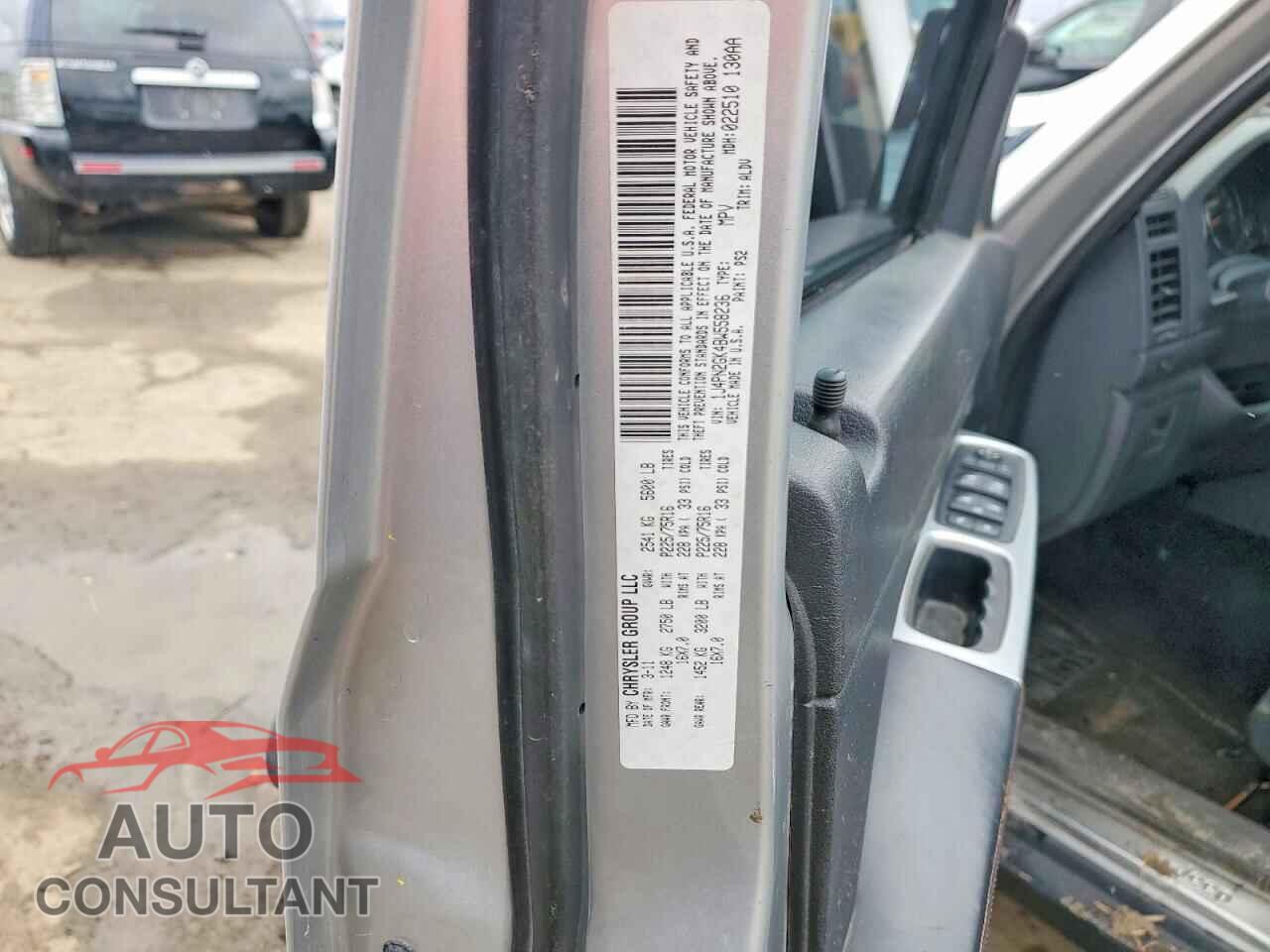 JEEP LIBERTY 2011 - 1J4PN2GK4BW558236