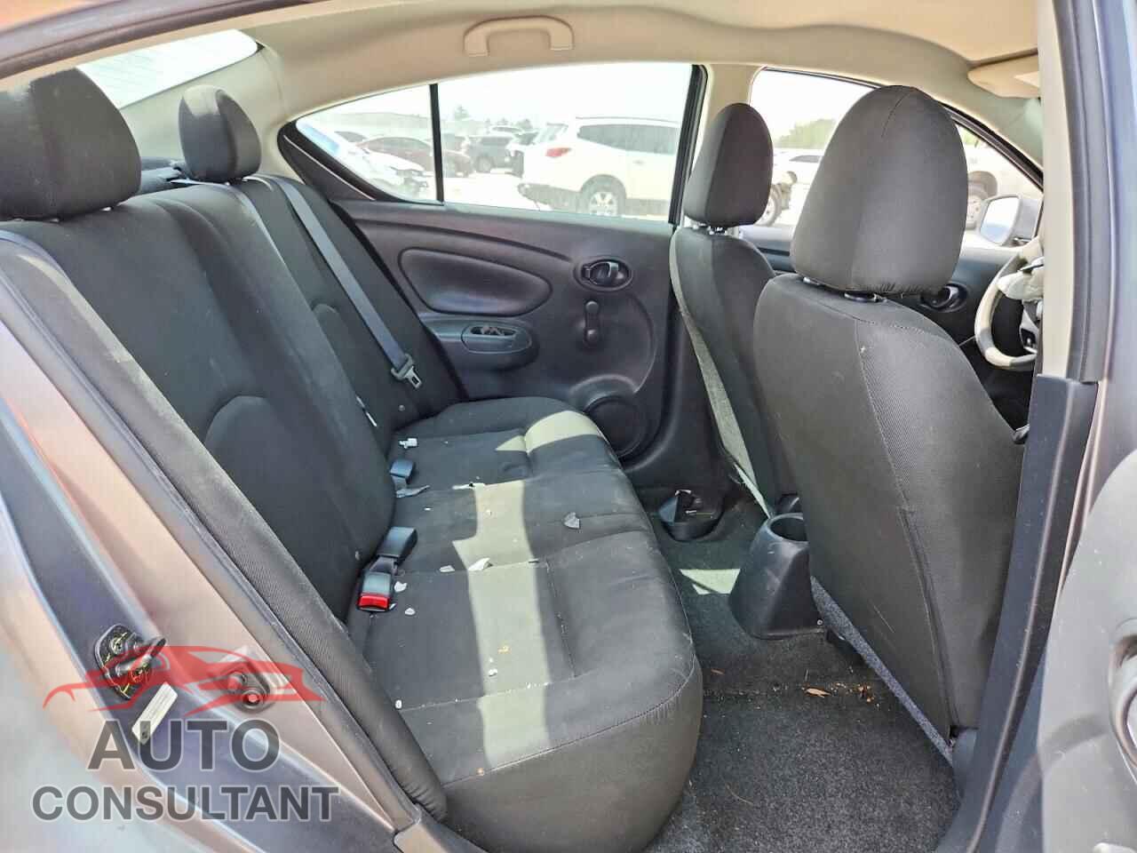 NISSAN VERSA 2019 - 3N1CN7AP4KL816348