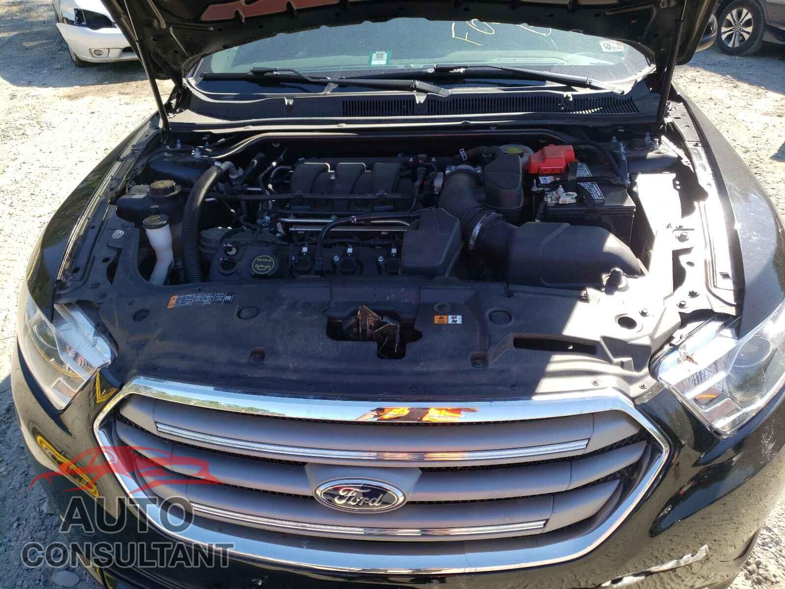 FORD TAURUS 2017 - 1FAHP2E86HG137025