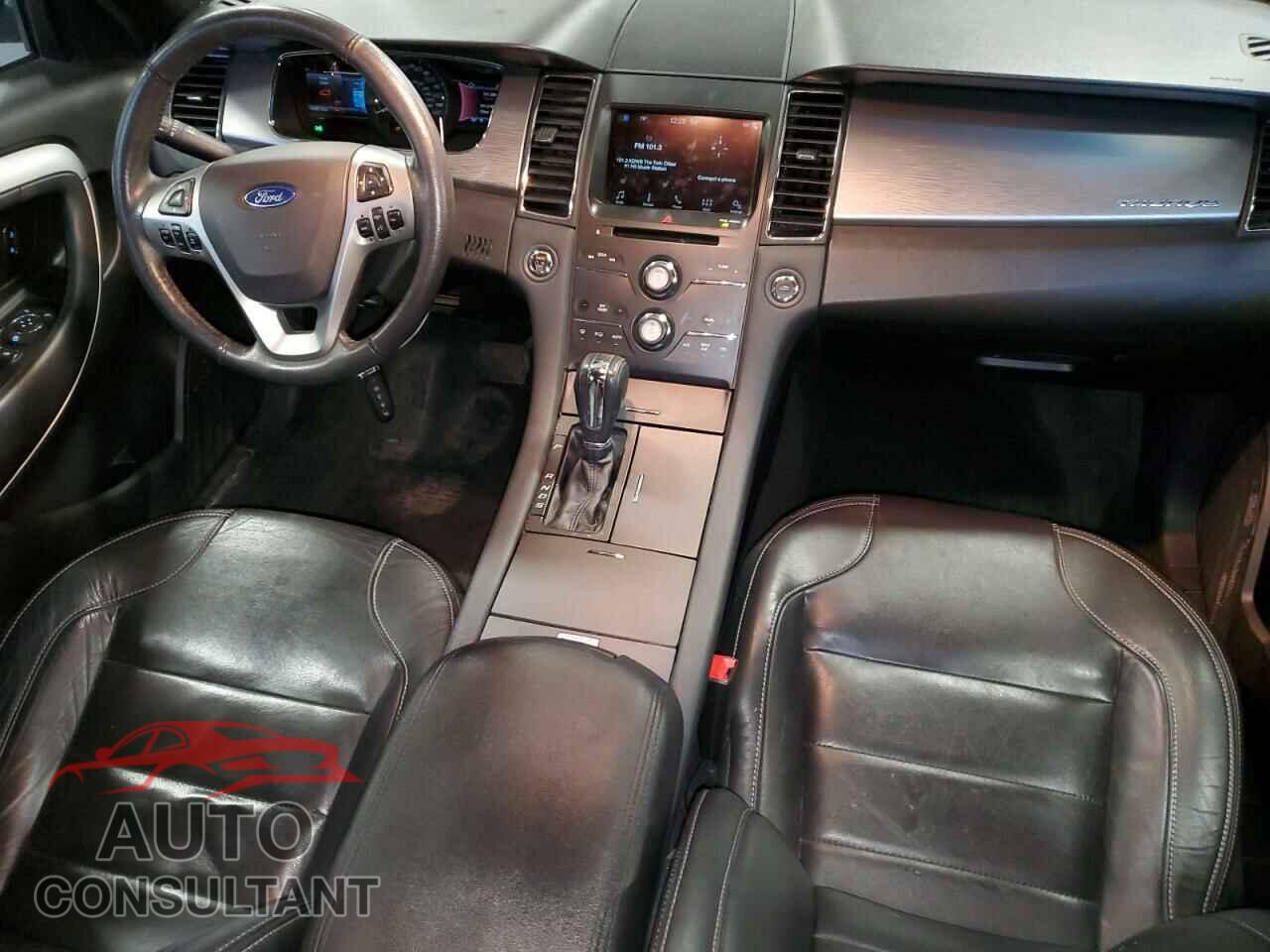 FORD TAURUS 2017 - 1FAHP2E82HG120058