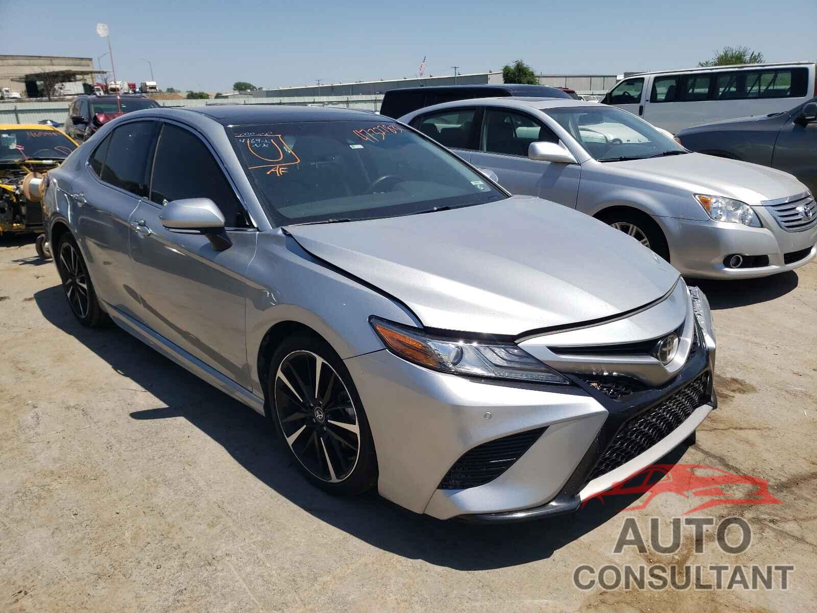 TOYOTA CAMRY 2018 - 4T1B61HK5JU089251
