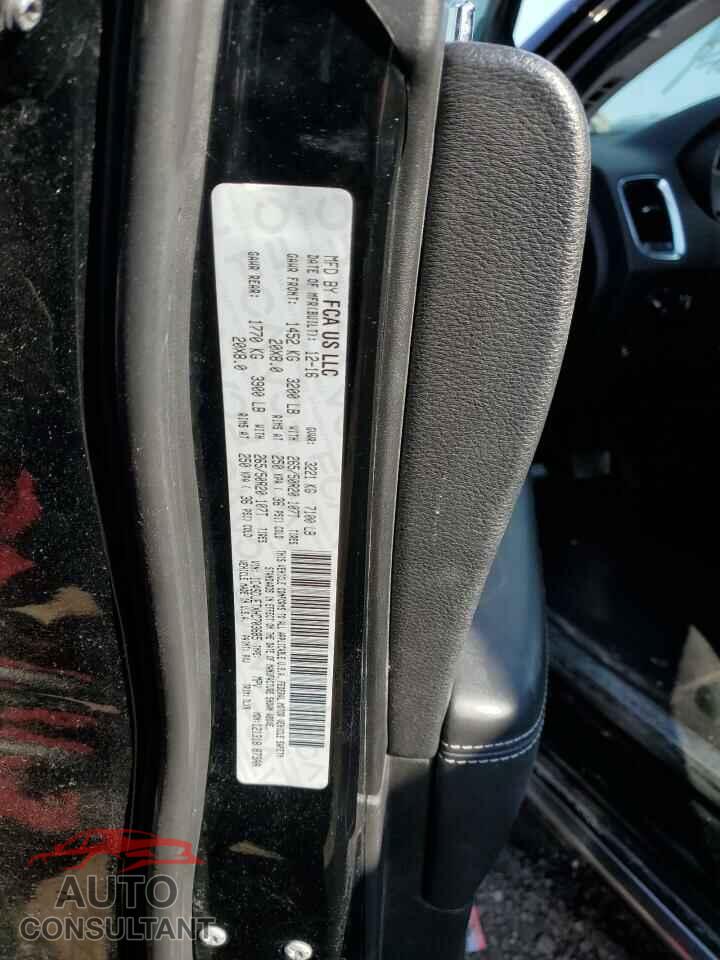 DODGE DURANGO 2017 - 1C4SDJETXHC703685