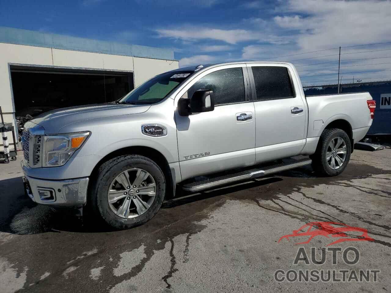 NISSAN TITAN 2017 - 1N6AA1E52HN556530