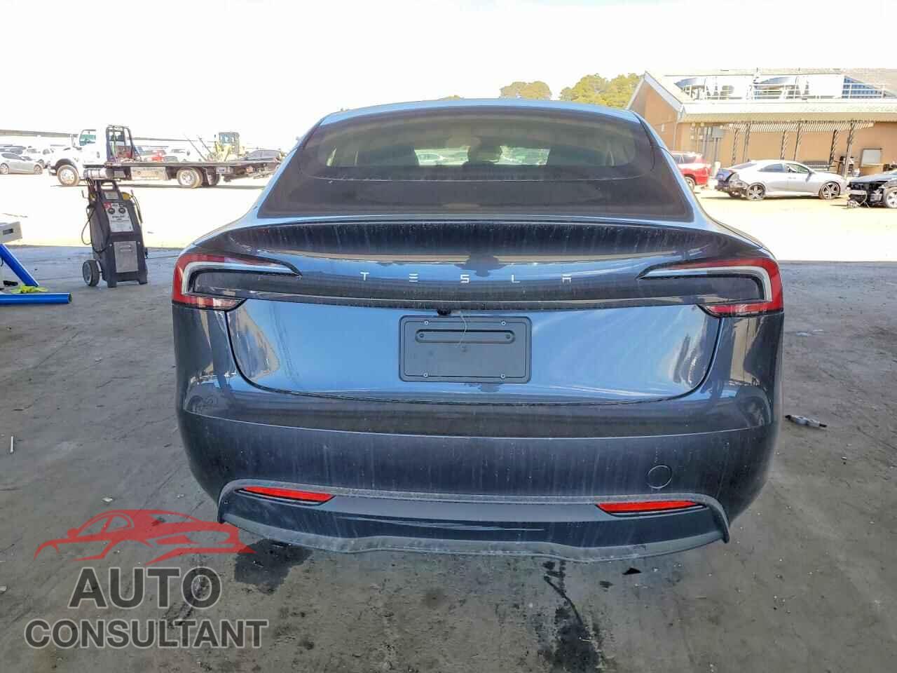 TESLA MODEL 3 2025 - 5YJ3E1EA3SF894232