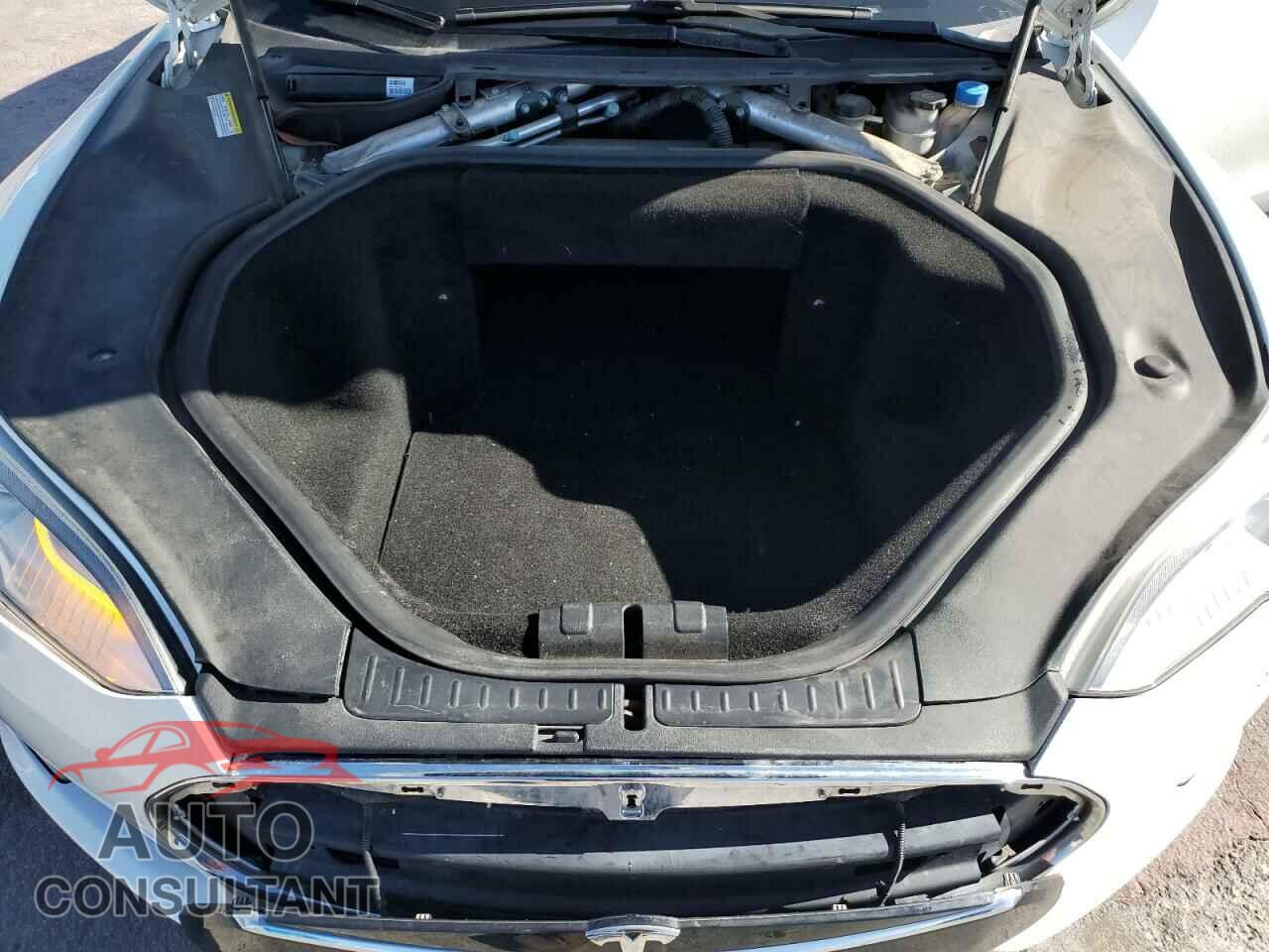 TESLA MODEL S 2013 - 5YJSA1CGXDFP21051