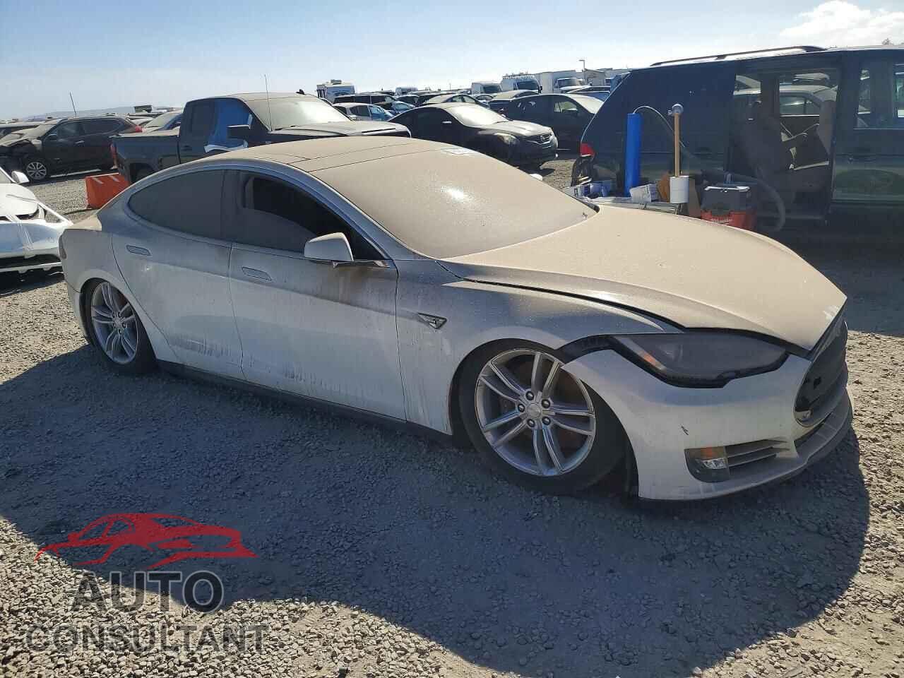 TESLA MODEL S 2013 - 5YJSA1AG9DFP04809