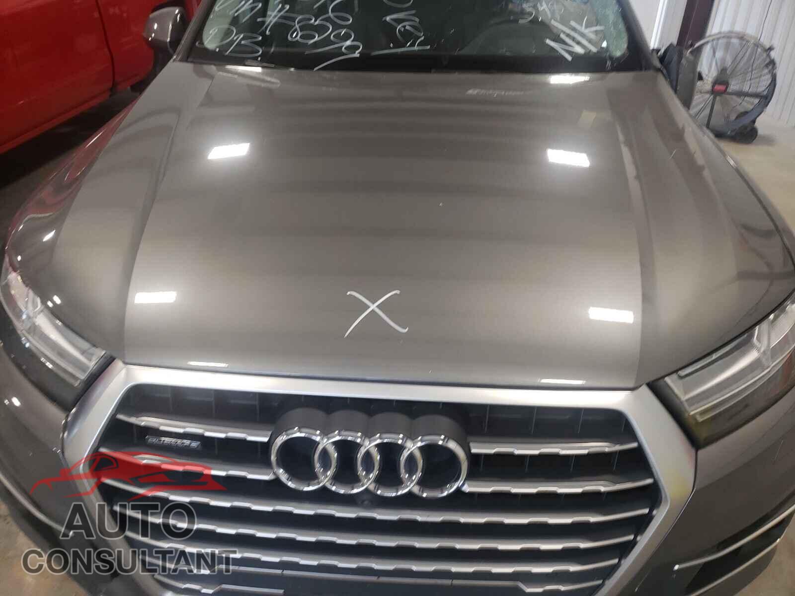 AUDI Q7 2018 - WA1VAAF71JD008299