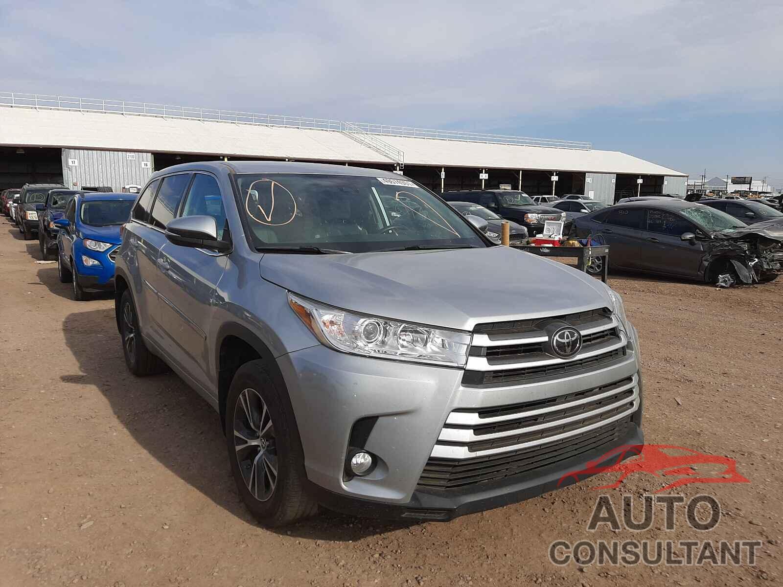 TOYOTA HIGHLANDER 2018 - 5TDBZRFH5JS823313