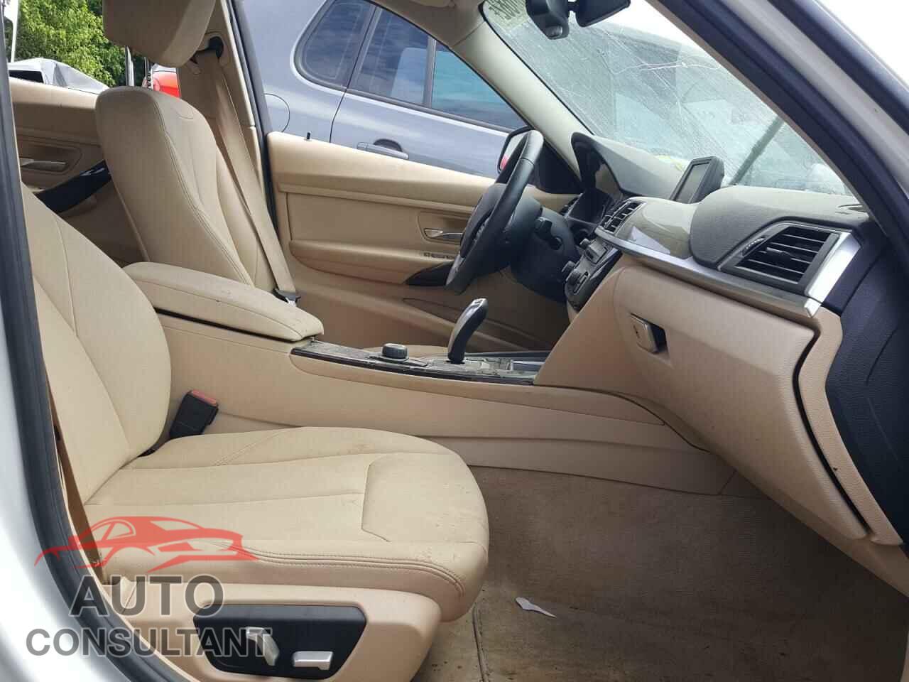 BMW 3 SERIES 2016 - WBA8E1G52GNU10059
