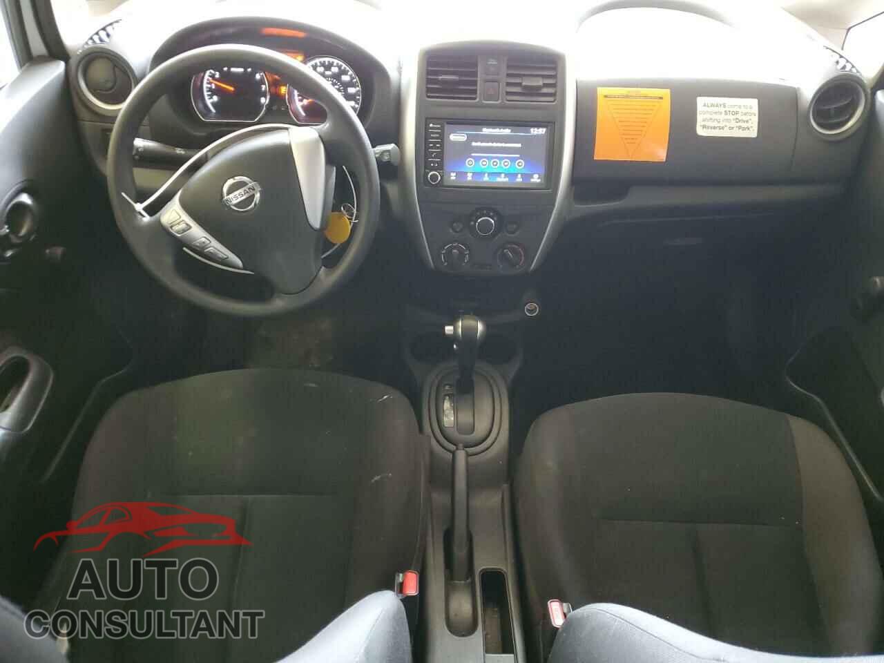 NISSAN VERSA 2019 - 3N1CE2CP3KL358740