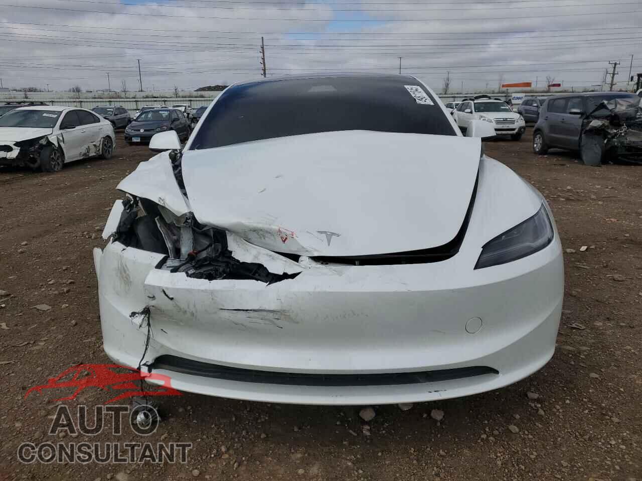 TESLA MODEL 3 2025 - 5YJ3E1EA0SF903551