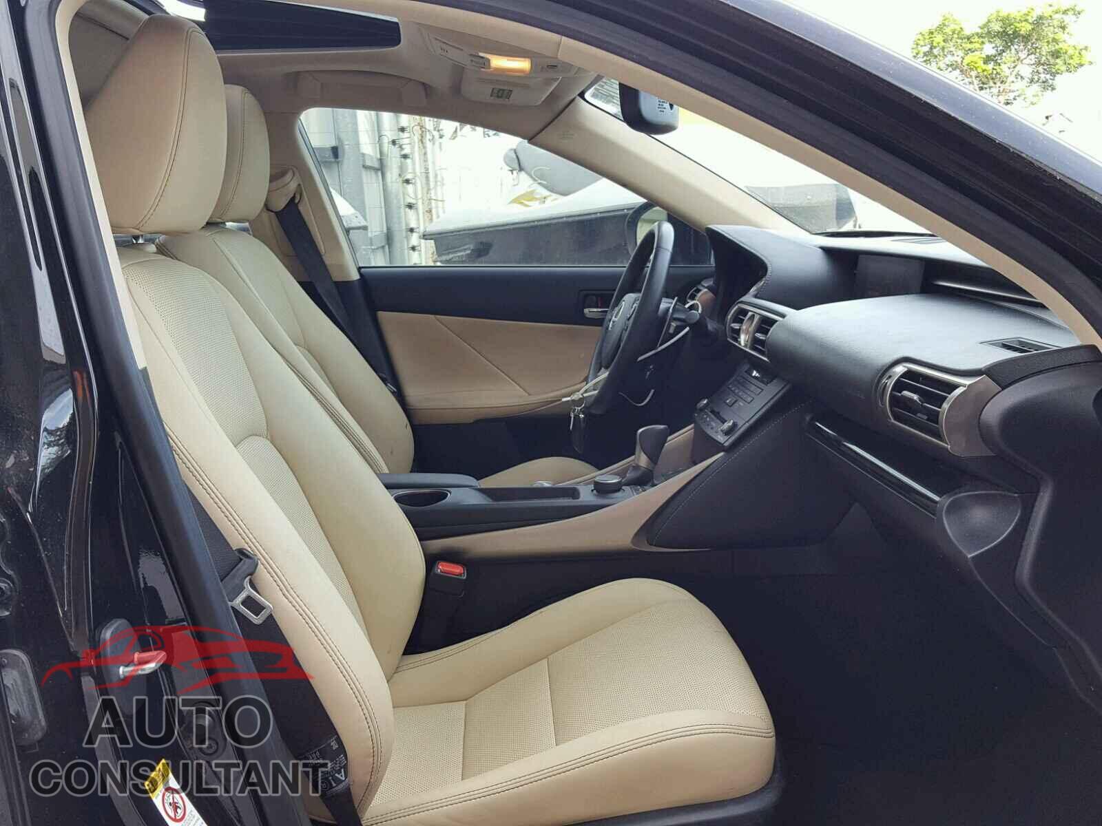 LEXUS IS250 2015 - JTHBF1D20F5052053