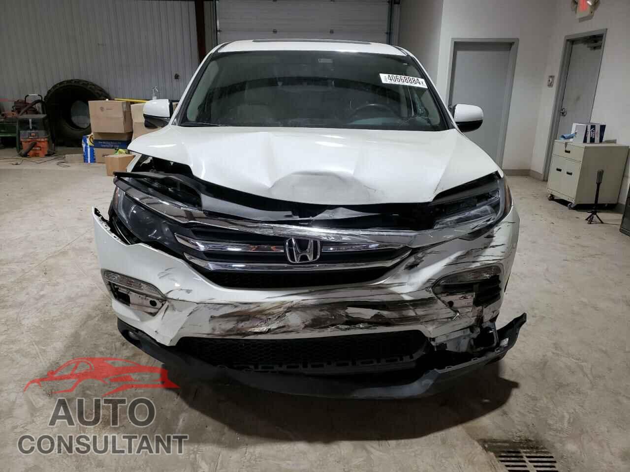 HONDA PILOT 2017 - 5FNYF6H51HB098571