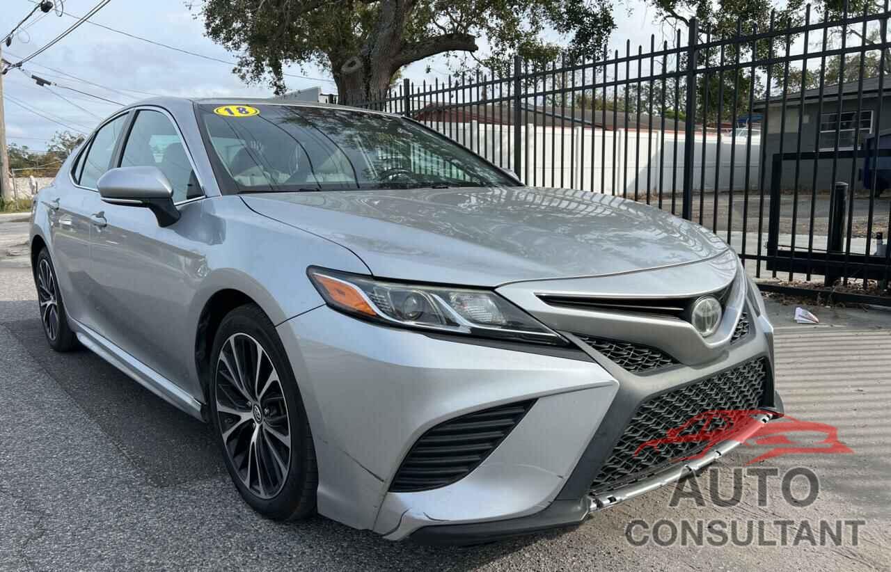 TOYOTA CAMRY 2018 - 4T1B11HK5JU062422