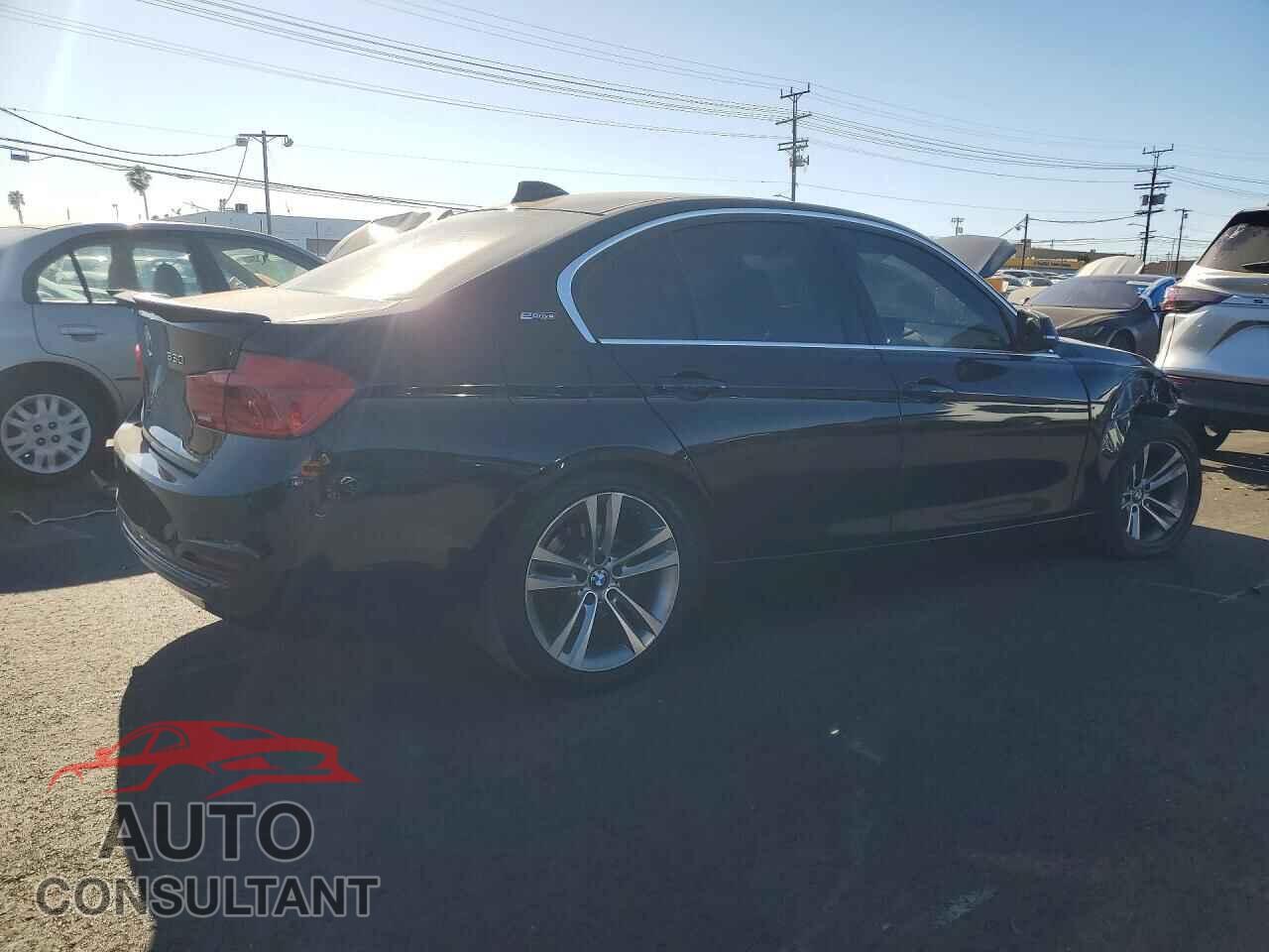 BMW 3 SERIES 2017 - WBA8E1C36HA158622