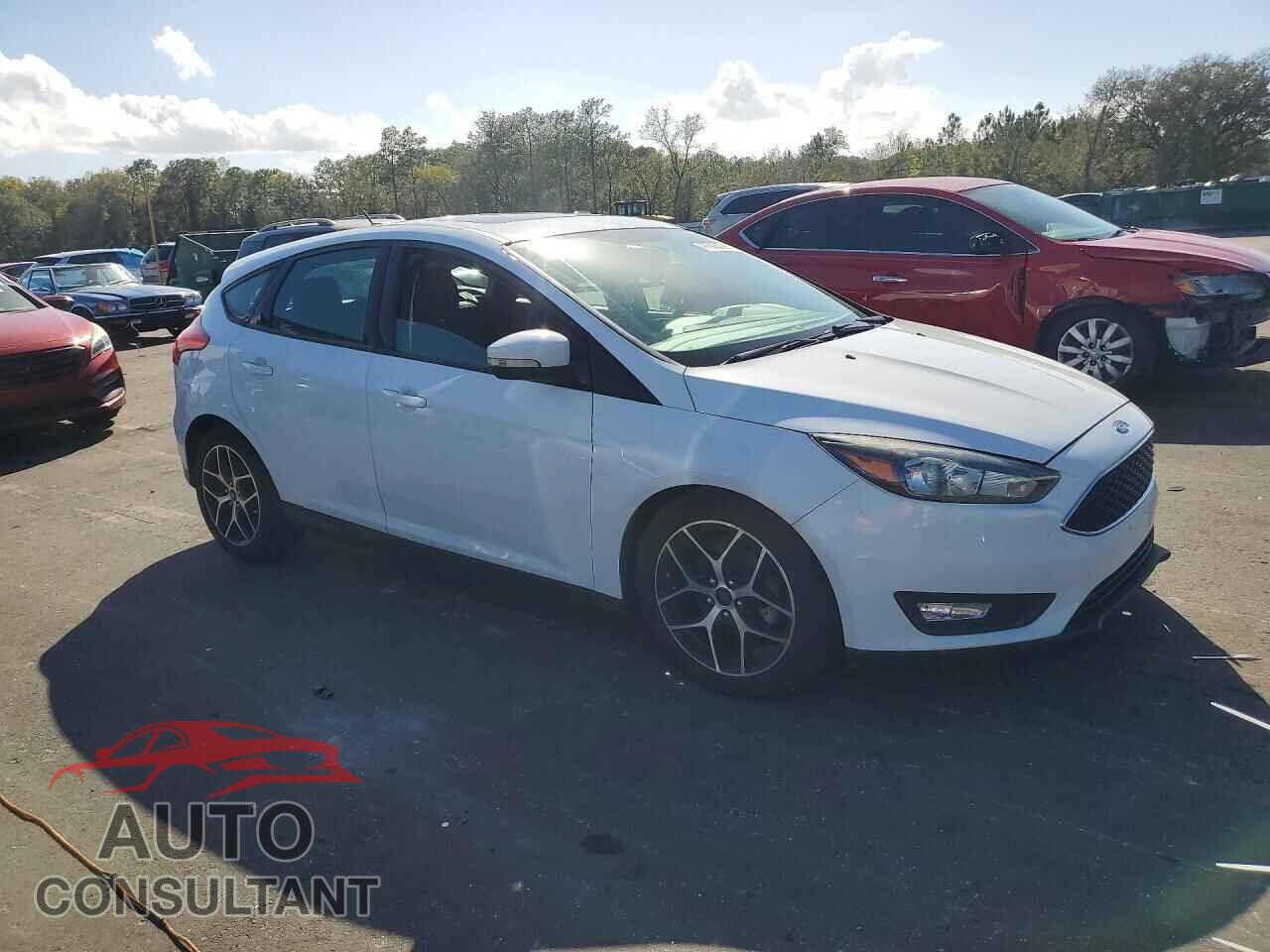 FORD FOCUS 2017 - 1FADP3M2XHL337365