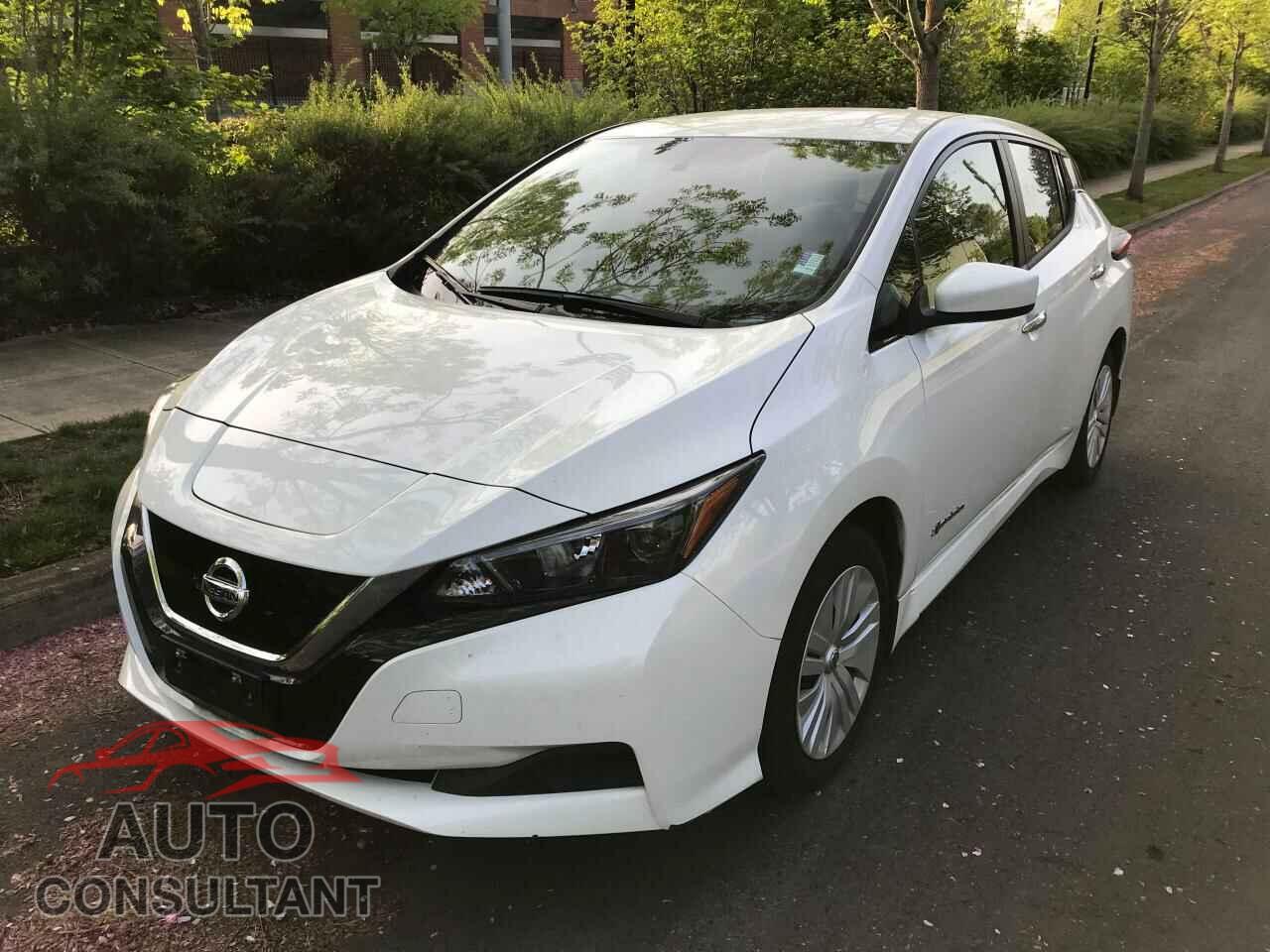NISSAN LEAF 2018 - 1N4AZ1CP0JC310941