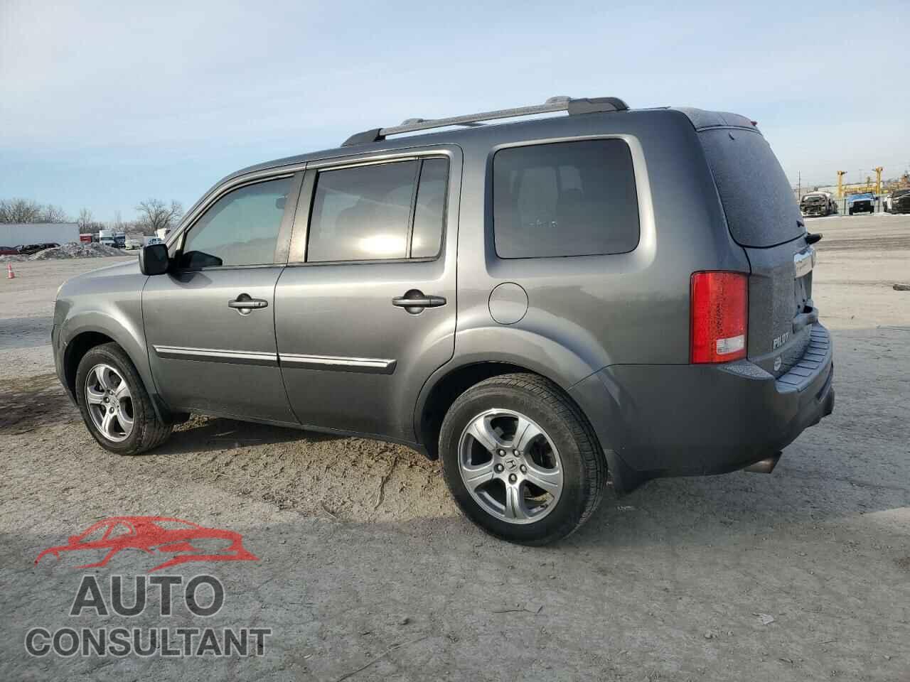 HONDA PILOT 2013 - 5FNYF3H62DB005493