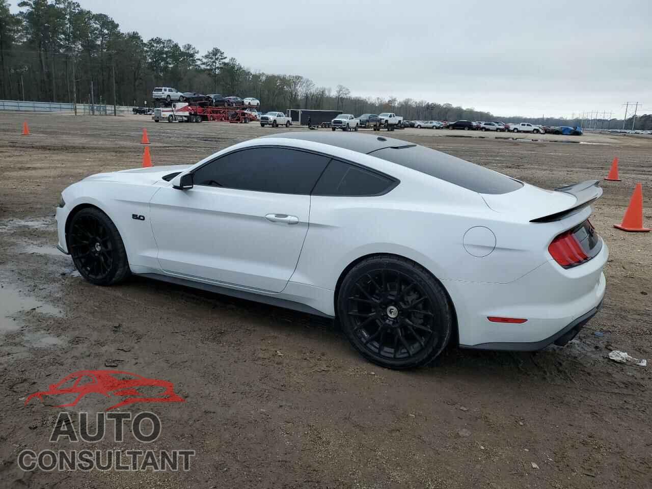 FORD MUSTANG 2018 - 1FA6P8CF6J5106385