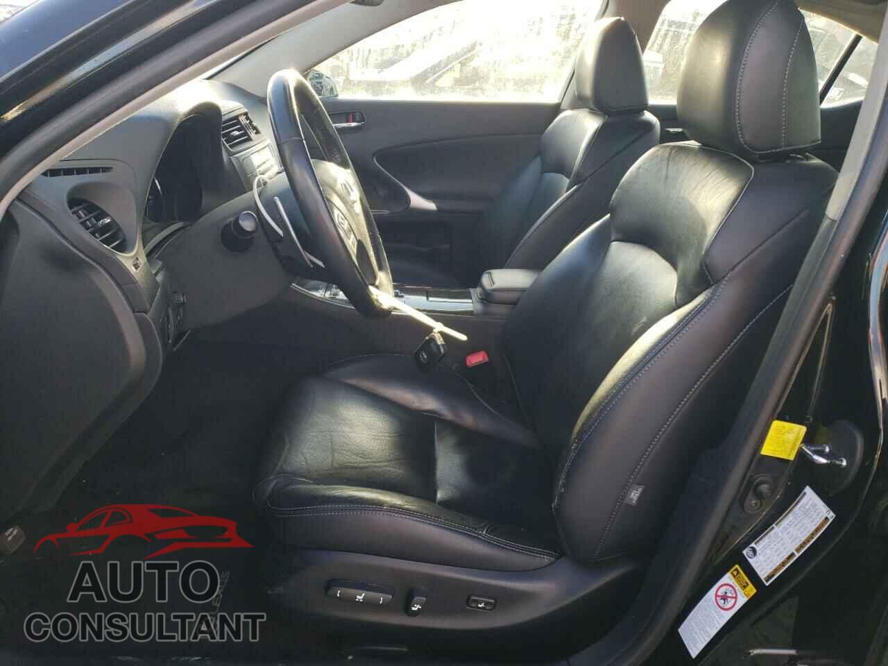 LEXUS IS 2012 - JTHCF5C21C5059215