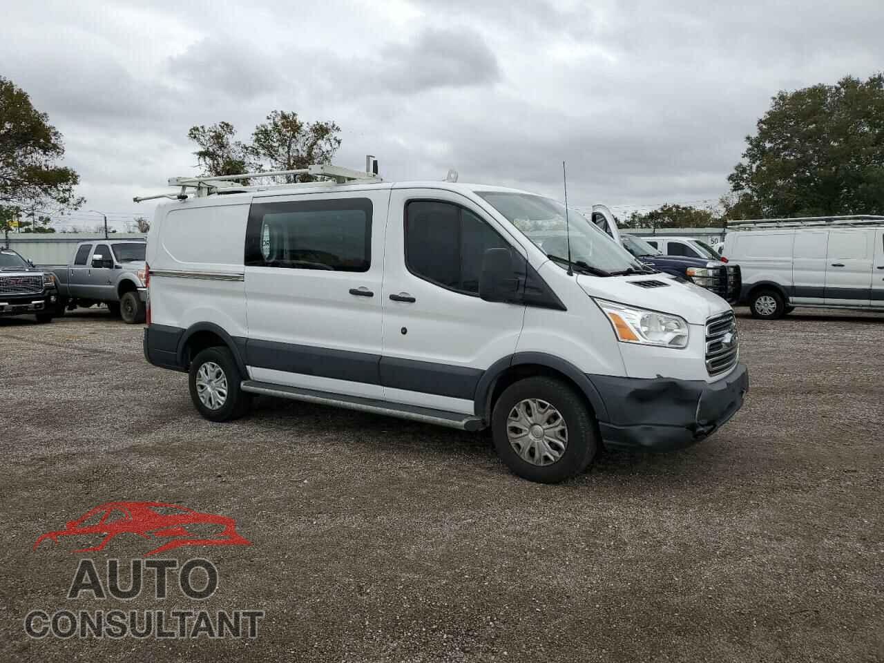 FORD TRANSIT 2018 - 1FTYR1YM7JKB17151