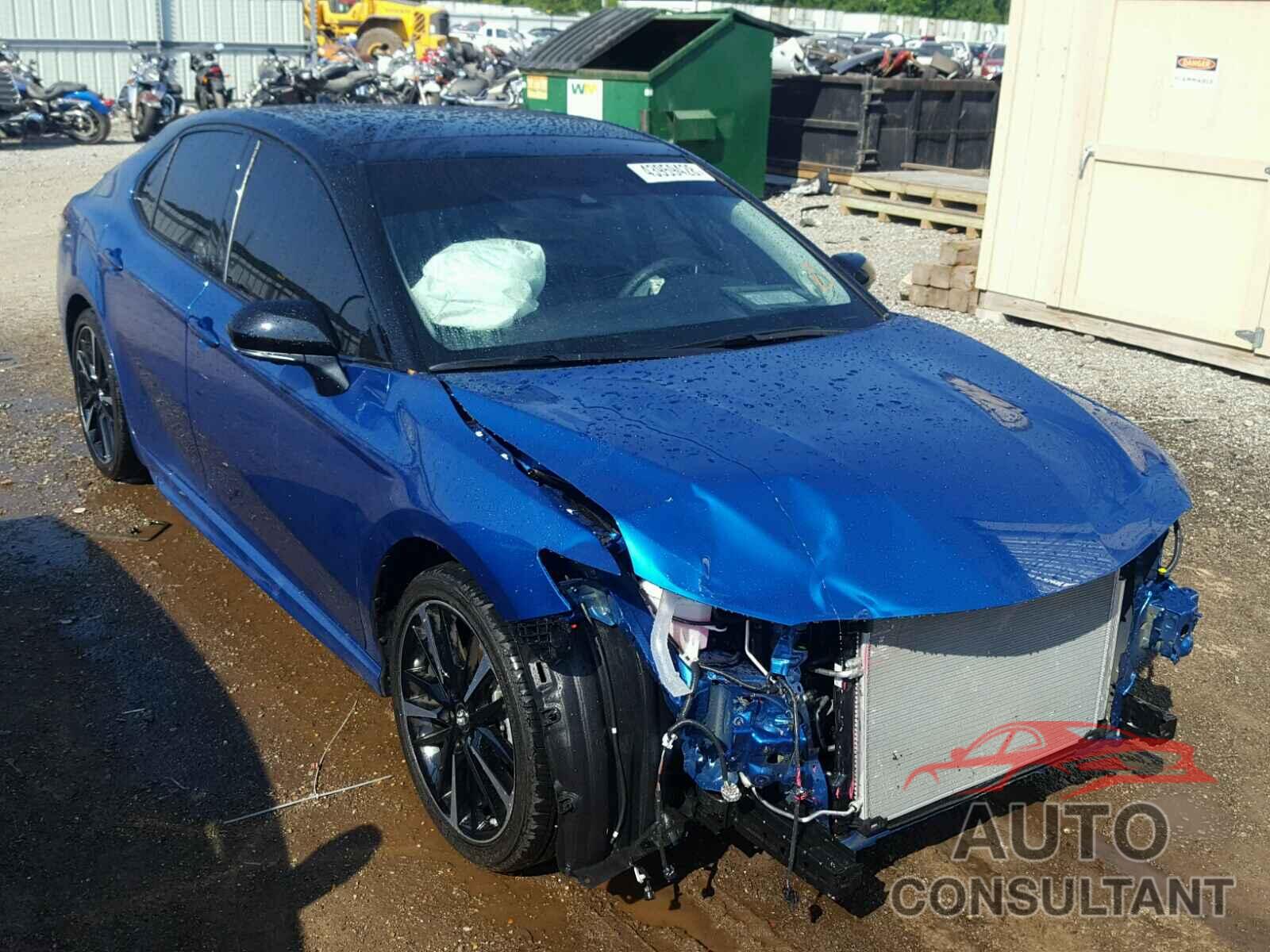 TOYOTA CAMRY 2018 - 4T1B61HK1JU057588
