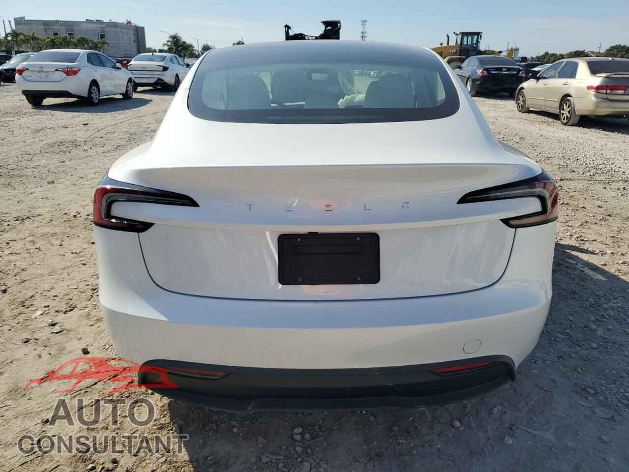 TESLA MODEL 3 2024 - 5YJ3E1EA4RF800921