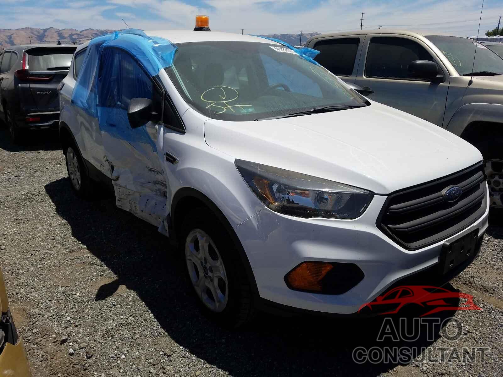 FORD ESCAPE 2018 - 1FMCU0F70JUA57343