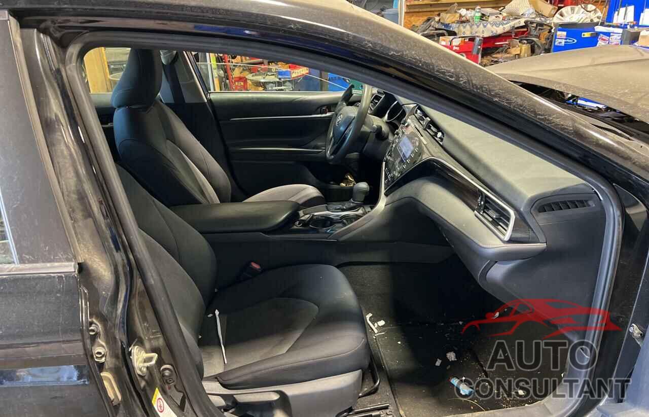 TOYOTA CAMRY 2018 - 4T1B11HK3JU544547