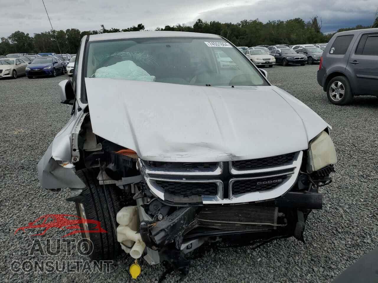 DODGE CARAVAN 2011 - 2D4RN3DG2BR715715