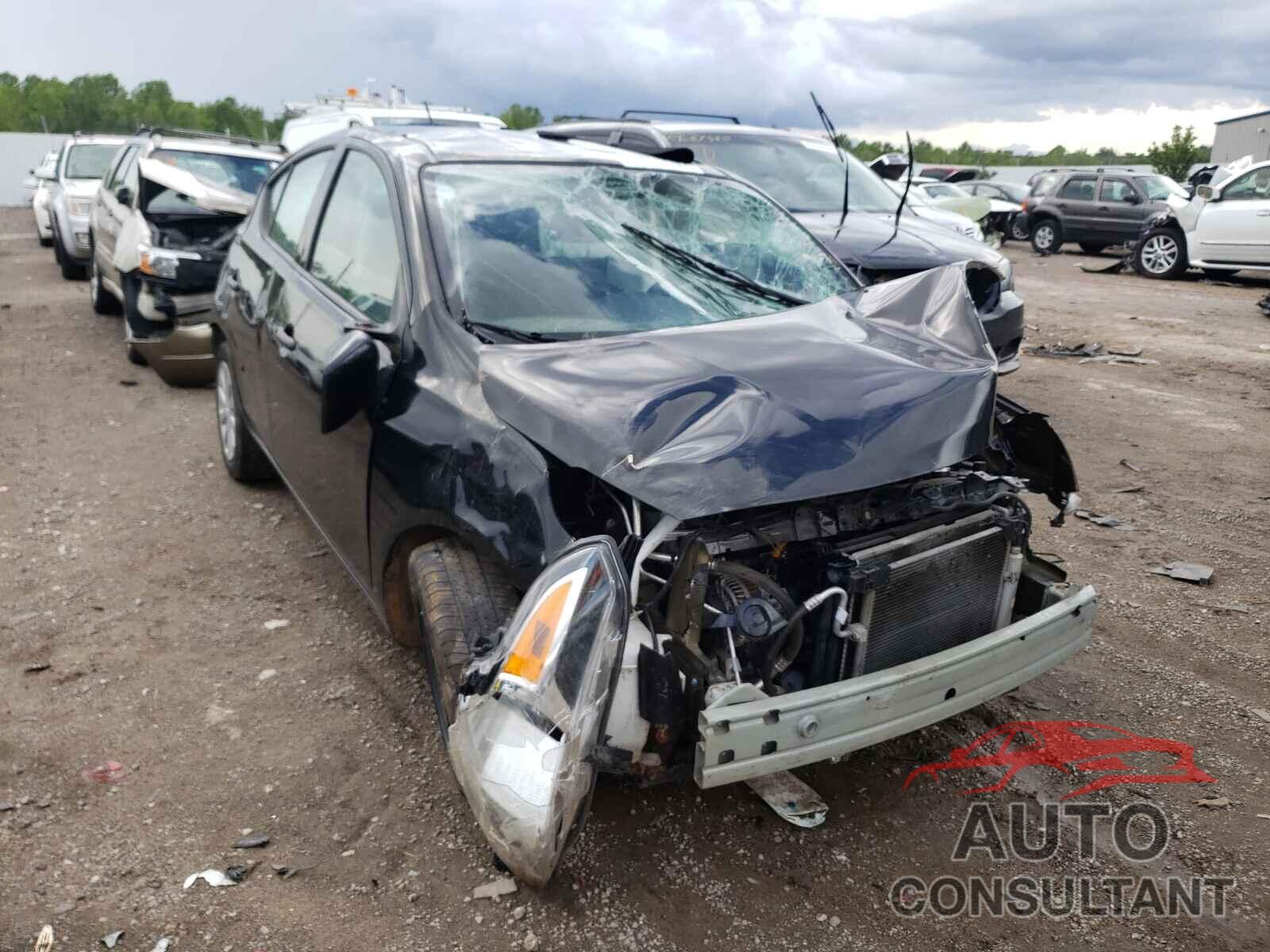 NISSAN VERSA 2019 - 3N1CN7AP4KL812445