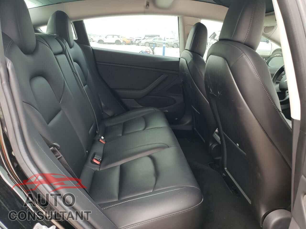 TESLA MODEL 3 2018 - 5YJ3E1EB9JF082456