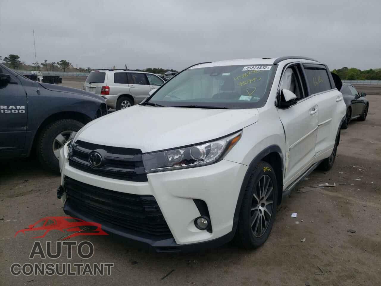 TOYOTA HIGHLANDER 2018 - 5TDJZRFH7JS490995