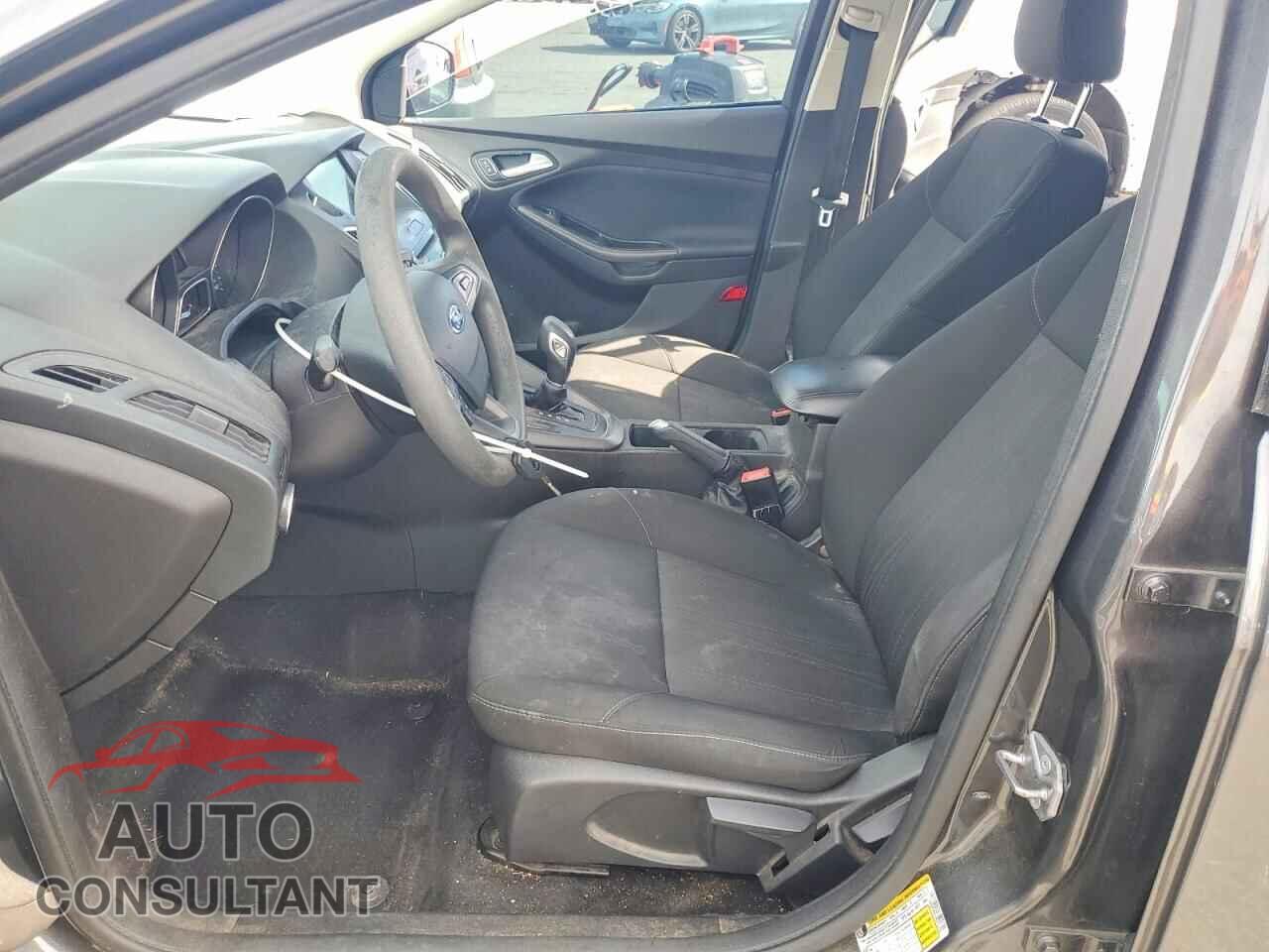 FORD FOCUS 2017 - 1FADP3M21HL255265