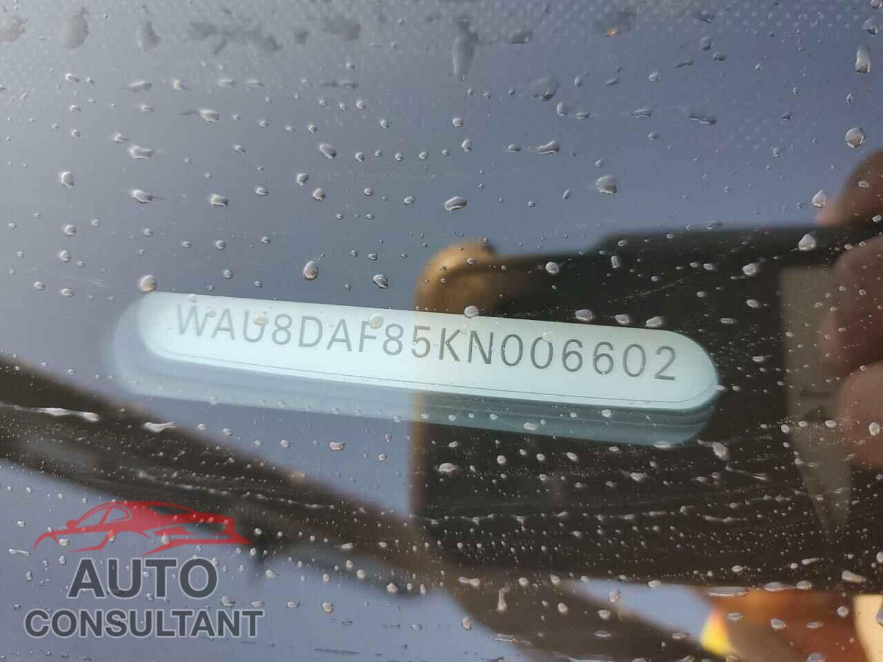 AUDI A8 2019 - WAU8DAF85KN006602