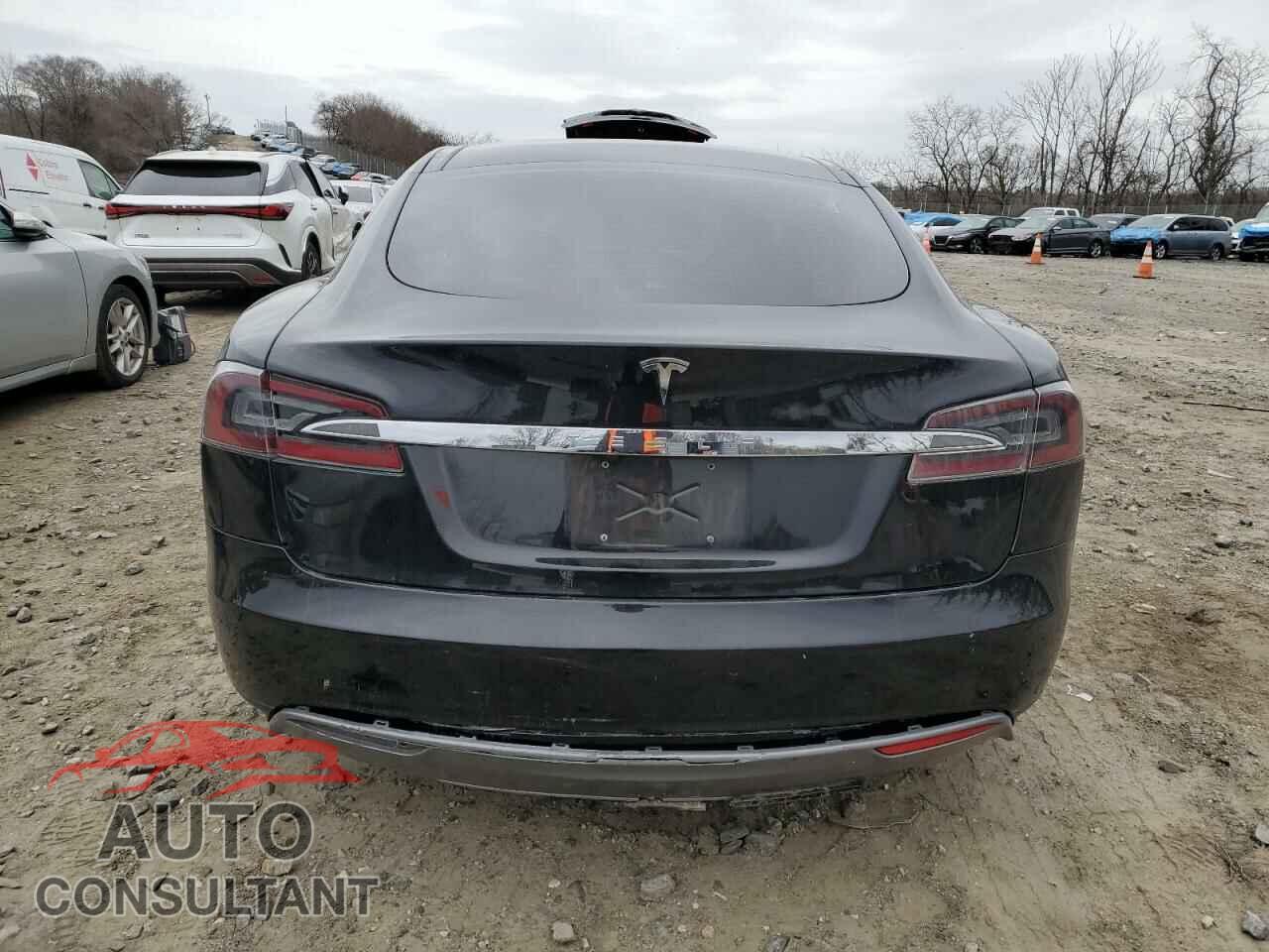 TESLA MODEL S 2013 - 5YJSA1CG3DFP28021