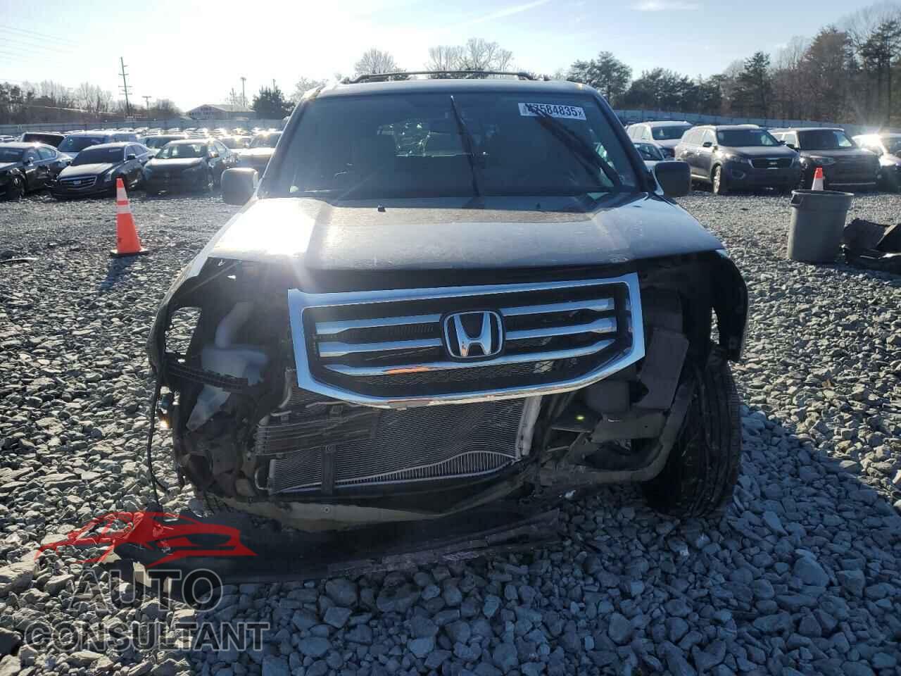 HONDA PILOT 2013 - 5FNYF4H2XDB041175