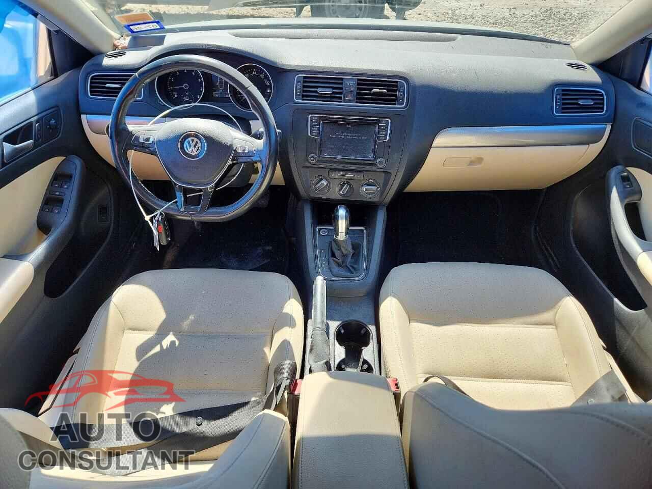 VOLKSWAGEN JETTA 2017 - 3VWDB7AJ3HM321211