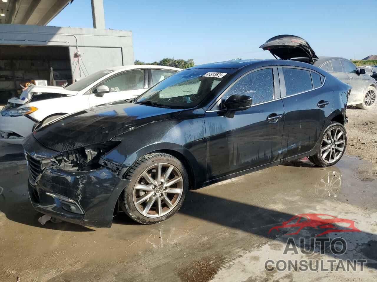 MAZDA 3 2018 - 3MZBN1W36JM175236