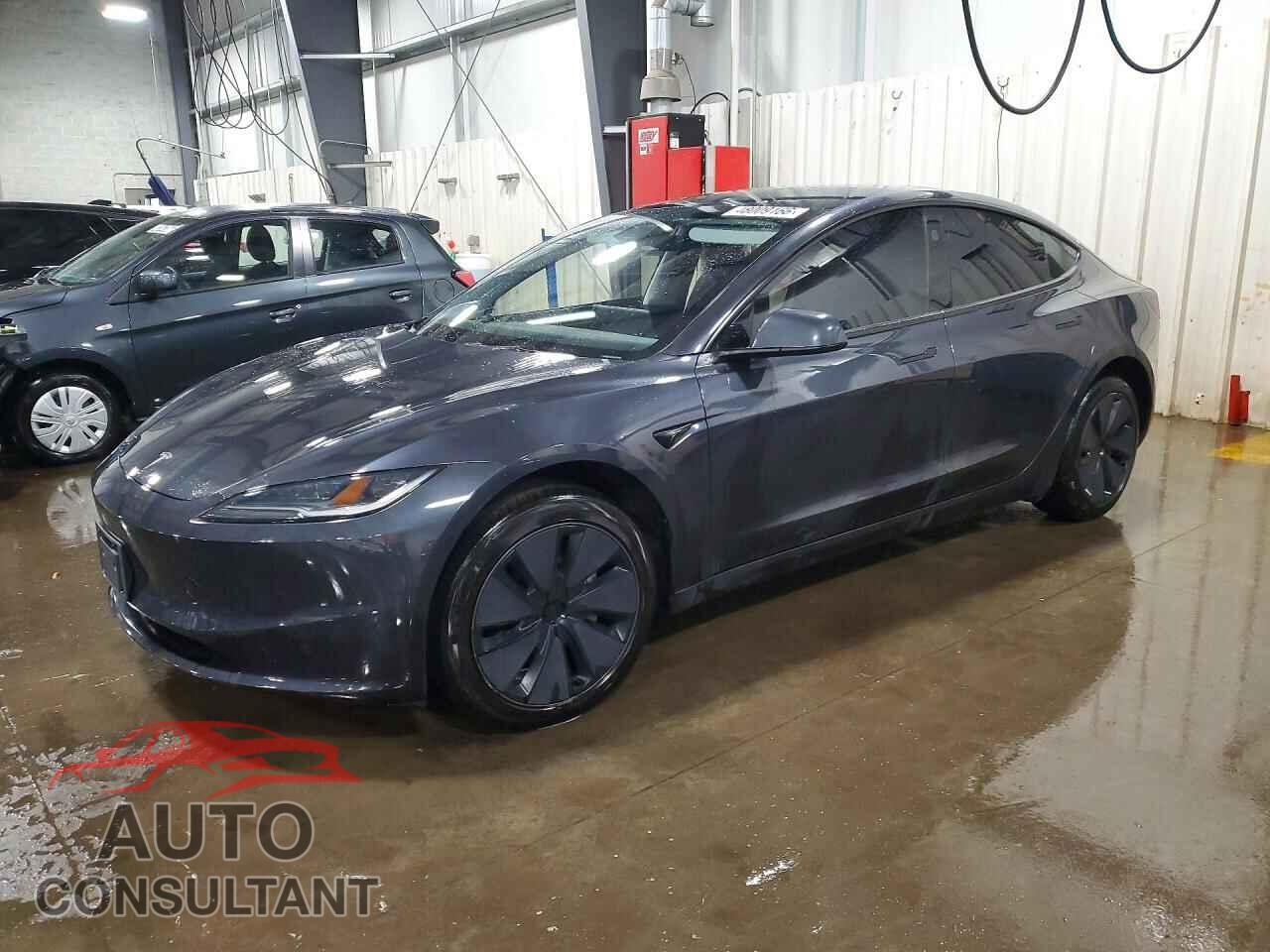 TESLA MODEL 3 2024 - 5YJ3E1EA4RF822885